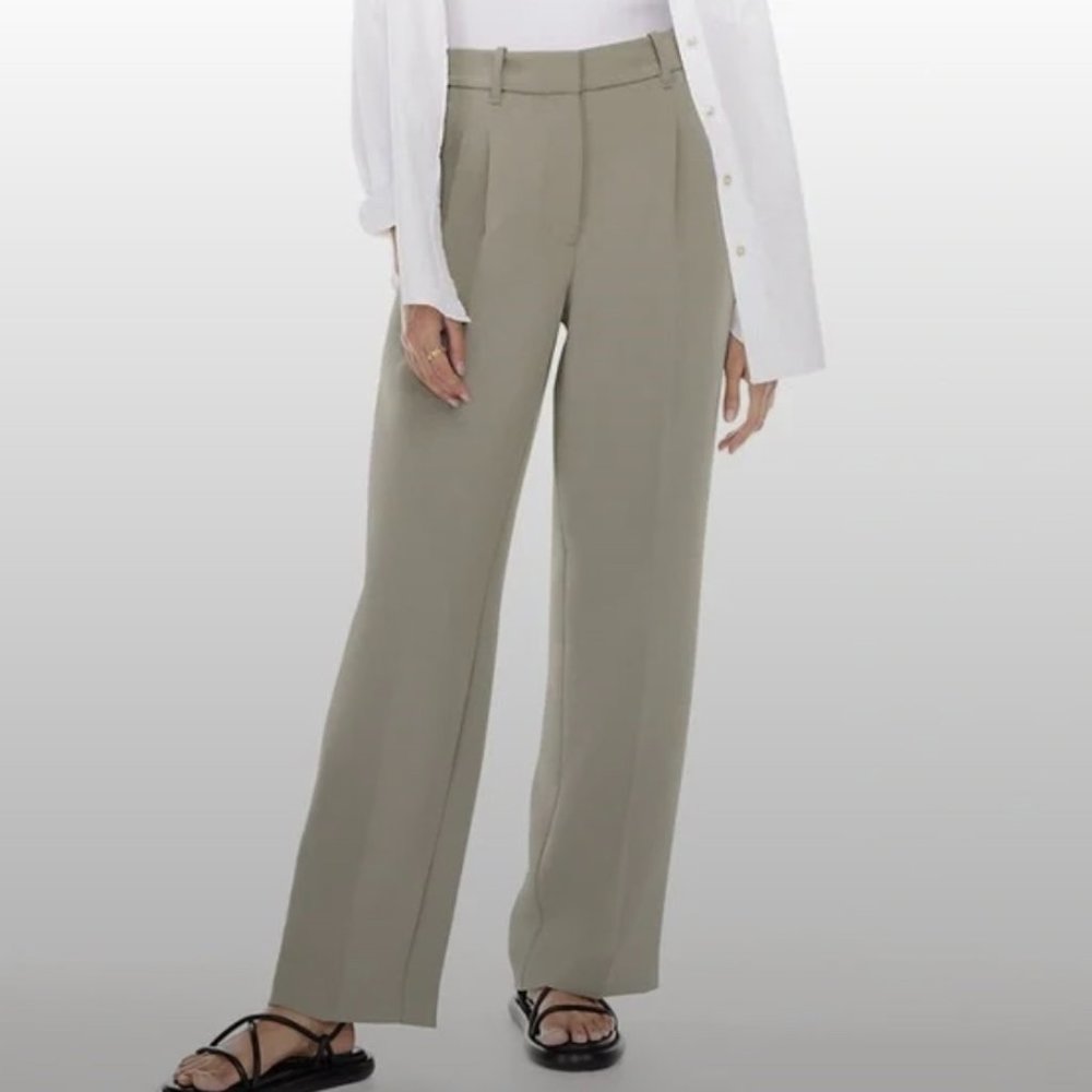 NWT Aritzia Effortless Pants,  Basalt Grey, size 6